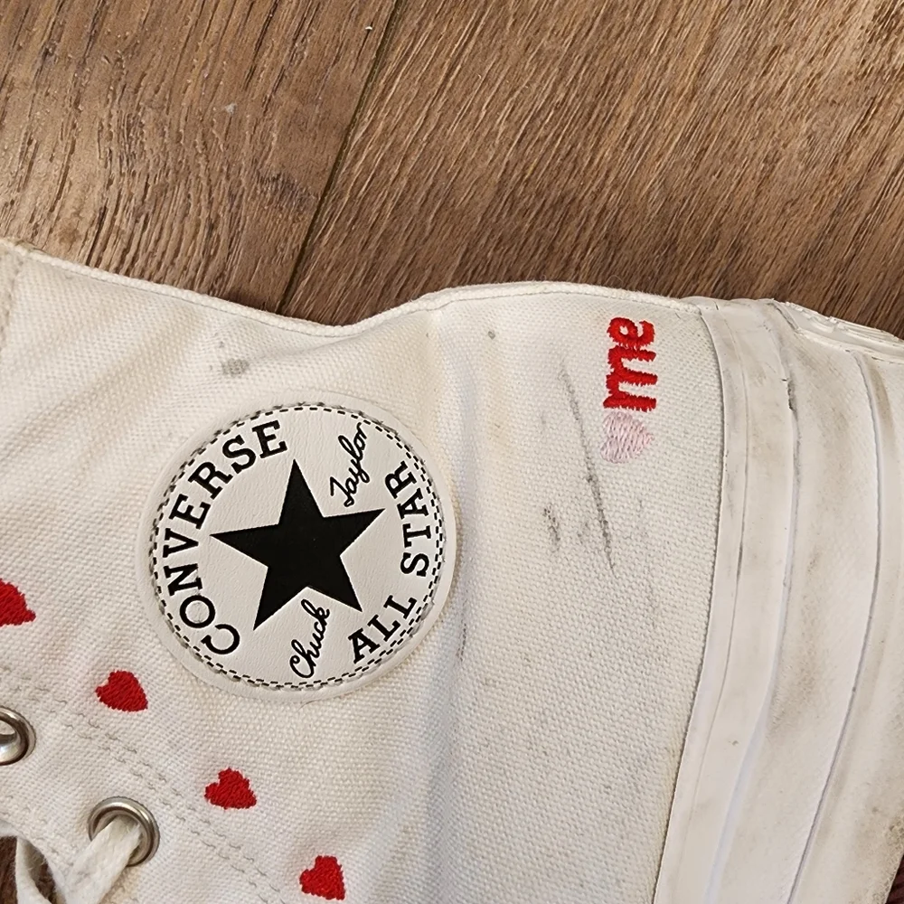 Converse Chuck Taylor All Star Platform Valentine's Day Hearts Hi Rise size 10